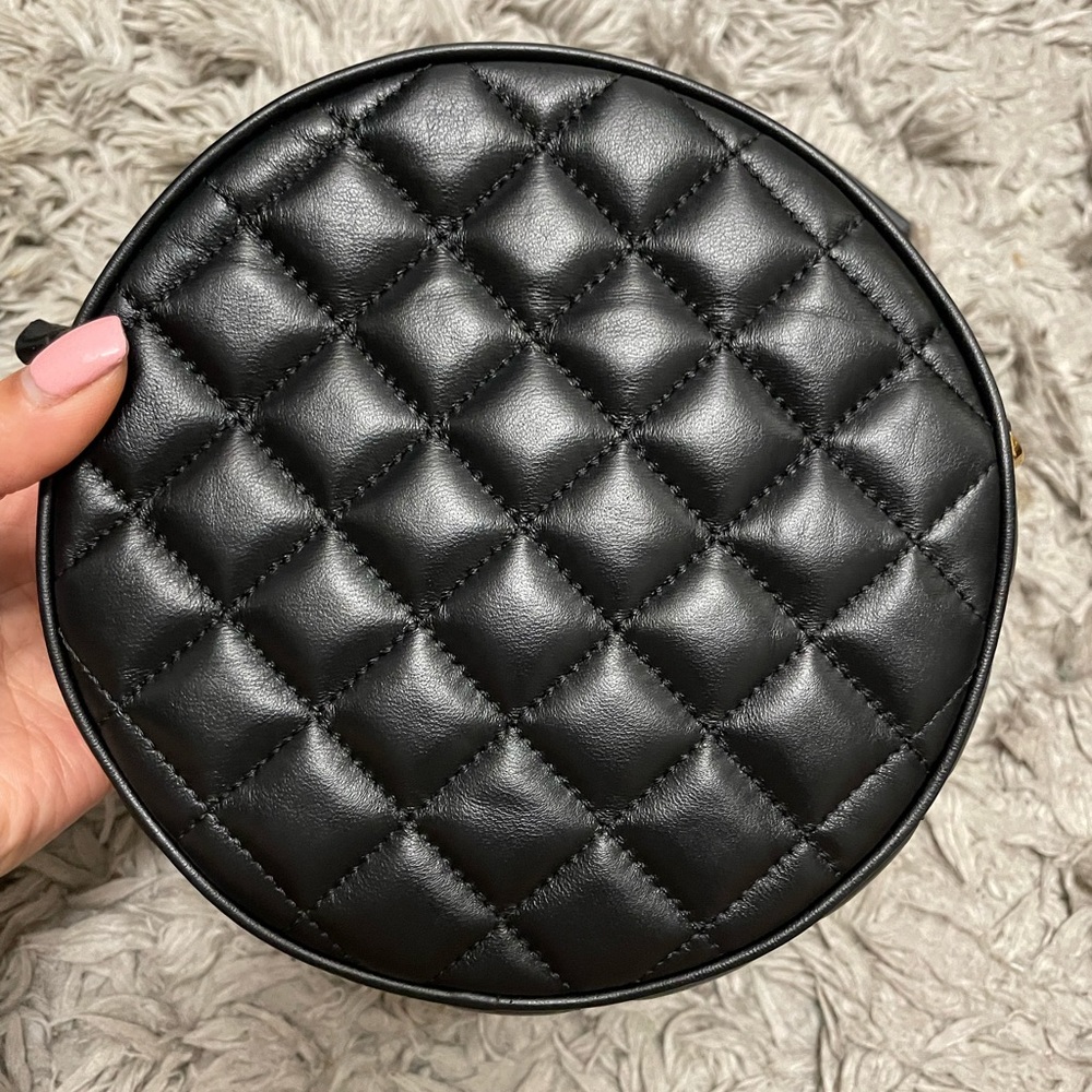 Versace black leather crossbody bag. - Picture 7 of 10